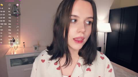 Snapshot of nice_kisss chatting on 12/14/24, 11:18 Alice online show from 12/14/24, 11:18