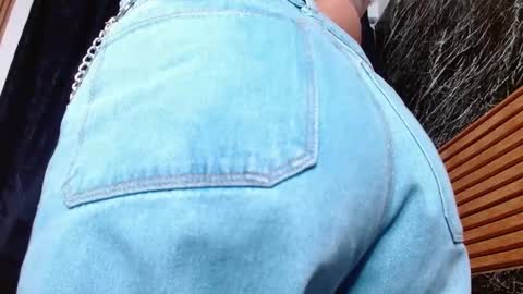 Snapshot of nicecherry_ chatting on 03/07/25, 10:54 Michell online show from 03/07/25, 10:54