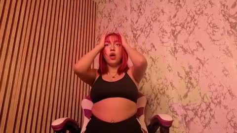 Snapshot of nicecherry_ chatting on 11/11/25, 09:15 Michell online show from 11/11/25, 09:15