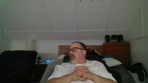 niceguy7208 online show from 11/10/25, 05:28