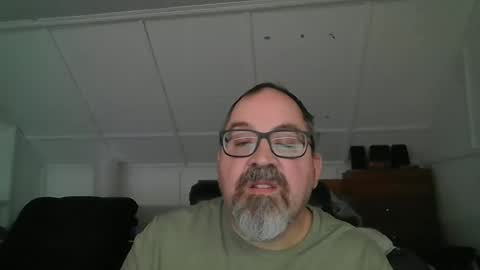 Snapshot of niceguy7208 chatting on 12/15/25, 04:28 niceguy7208 online show from 12/15/25, 04:28