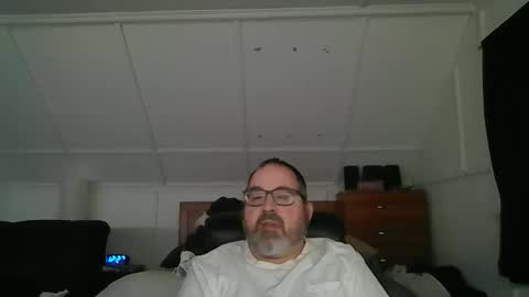 Snapshot of niceguy7208 chatting on 03/17/26, 04:28 niceguy7208 online show from 03/17/26, 04:28