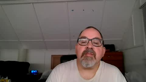 Snapshot of niceguy7208 chatting on 08/10/26, 02:48 niceguy7208 online show from 08/10/26, 02:48