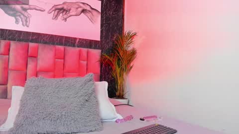 Nicolle  online show from 02/01/25, 03:07