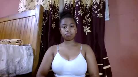 Snapshot of nicelly01 chatting on 04/28/26, 05:56 nicelly01 online show from 04/28/26, 05:56
