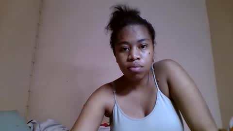 Snapshot of nicelly01 chatting on 05/09/26, 12:16 nicelly01 online show from 05/09/26, 12:16