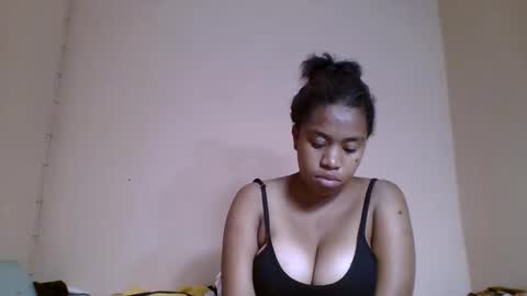 Snapshot of nicelly01 chatting on 05/12/26, 04:09 nicelly01 online show from 05/12/26, 04:09