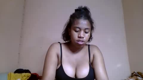 Snapshot of nicelly01 chatting on 05/12/26, 06:16 nicelly01 online show from 05/12/26, 06:16