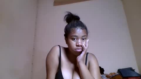Snapshot of nicelly01 chatting on 05/14/26, 07:04 nicelly01 online show from 05/14/26, 07:04