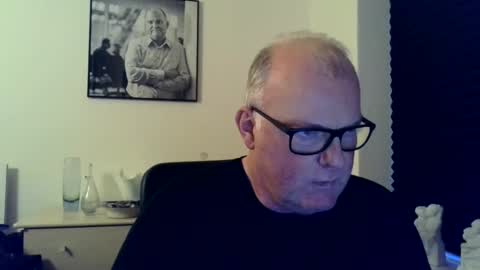 Snapshot of nicexxdane chatting on 01/01/25, 02:42 nicexxdane online show from 01/01/25, 02:42