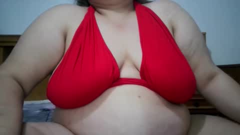 Snapshot of nicholle chatting on 05/17/26, 09:44 Nicholle online show from 05/17/26, 09:44