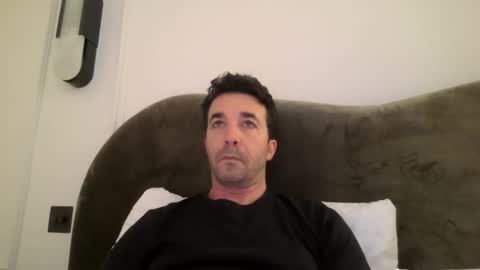 Snapshot of niciboi chatting on 04/01/26, 08:39 James online show from 04/01/26, 08:39