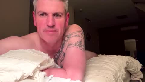 nick578320 online show from 10/28/25, 04:09