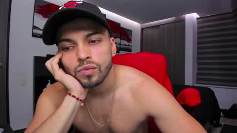 Snapshot of nick_klaus chatting on 12/19/24, 11:25 Nick Klaus online show from 12/19/24, 11:25