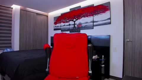 Snapshot of nick_klaus chatting on 10/07/25, 12:19 Nick Klaus online show from 10/07/25, 12:19