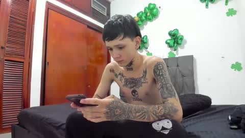 Snapshot of nick_straightboy chatting on 05/03/26, 04:18 Nick online show from 05/03/26, 04:18