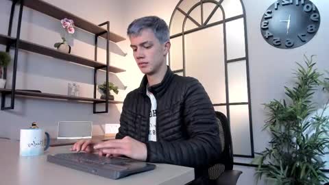 Nick  online show from 10/04/25, 12:14