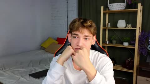 Snapshot of nick_win chatting on 12/04/24, 08:12 Nick online show from 12/04/24, 08:12
