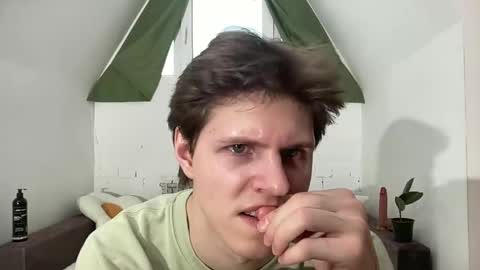 Snapshot of nick_win chatting on 01/04/25, 09:21 Nick online show from 01/04/25, 09:21