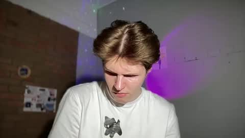 Snapshot of nick_win chatting on 01/25/25, 01:19 Nick online show from 01/25/25, 01:19
