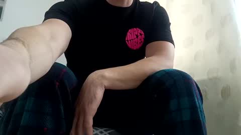 Snapshot of nickcarlosxx chatting on 01/14/25, 11:53 Nick online show from 01/14/25, 11:53