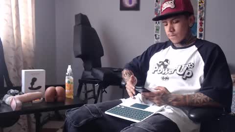 Nickhot0609 online show from 01/12/25, 08:14