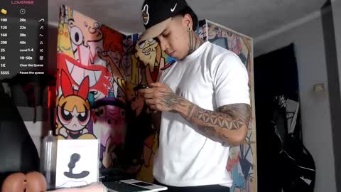 Nickhot0609 online show from 02/12/25, 09:43