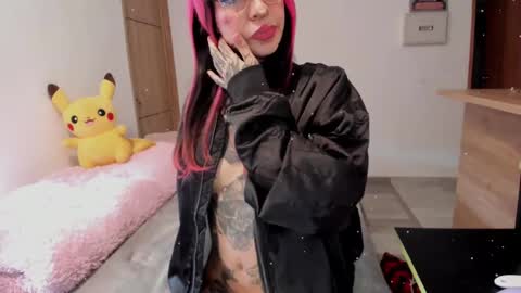Snapshot of nicki_1 chatting on 03/12/25, 07:38   Help me reach 100 thumbs up online show from 03/12/25, 07:38