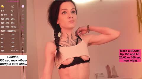 Karolina online show from 10/29/25, 10:39