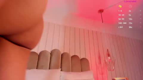 nickiwestt___ online show from 05/29/26, 07:34