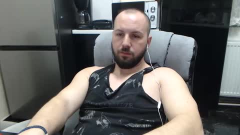 Julian online show from 02/04/25, 10:24