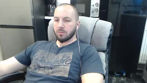 Julian online show from 02/09/25, 11:57