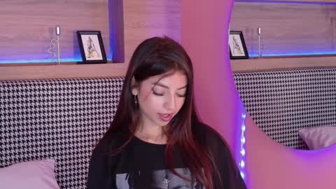 Snapshot of nicky_belmonth chatting on 01/09/25, 07:29 nicky_belmonth online show from 01/09/25, 07:29