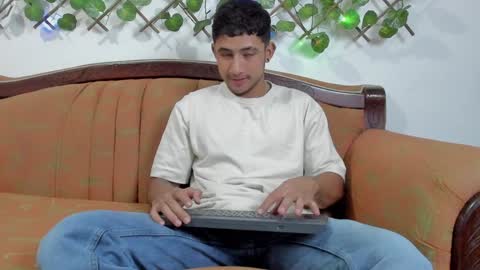 nicky online show from 12/13/24, 07:43