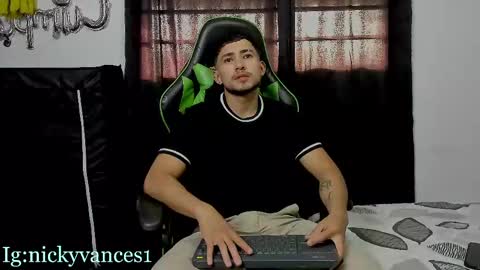 nicky online show from 11/06/25, 09:37