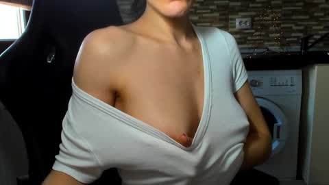 Nicky online show from 02/11/25, 01:30