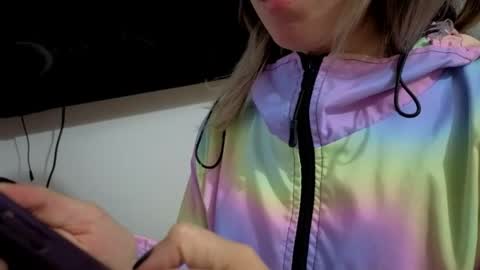 Nicky online show from 04/17/26, 10:07