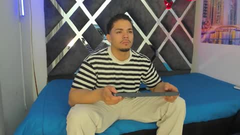 nico_blaze7 online show from 11/18/25, 12:31