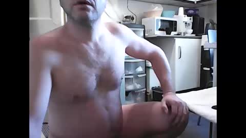 nico_boy000 online show from 02/14/25, 11:42