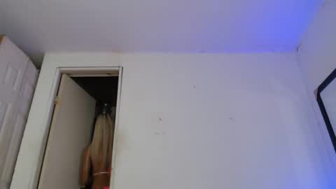 Snapshot of nico_hoot chatting on 01/31/25, 05:30 sammy hoot online show from 01/31/25, 05:30