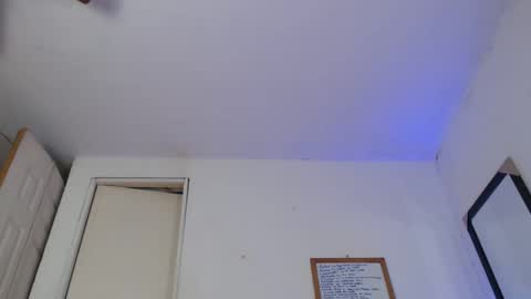 Snapshot of nico_hoot chatting on 02/08/25, 12:06 sammy hoot online show from 02/08/25, 12:06