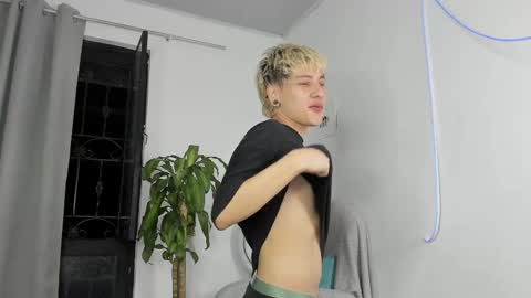 Nico  online show from 10/06/25, 04:32