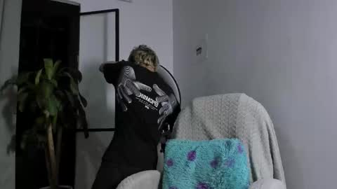 Nico  online show from 11/10/25, 04:00