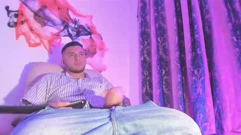 Nicolas online show from 10/26/25, 02:06