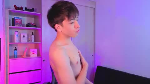 Nicolas online show from 09/17/25, 08:10