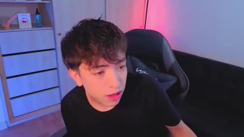 Nicolas online show from 10/03/25, 08:06