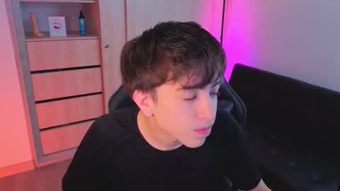 Nicolas online show from 10/14/25, 08:09