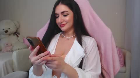 Nicole Online at about after 1000  6  UK time or 900  - 500  UK time it approximate time interval online show from 02/13/25, 02:31