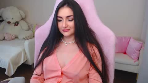 Nicole Online at about after 1000  6  UK time or 900  - 500  UK time it approximate time interval online show from 03/09/25, 07:48