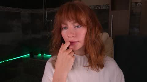 Nicol Moonn online show from 11/17/25, 06:41